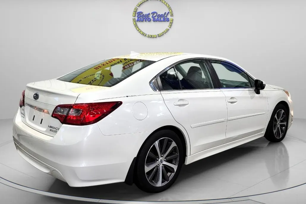2017 Subaru Legacy 2.5i Limited photo 1