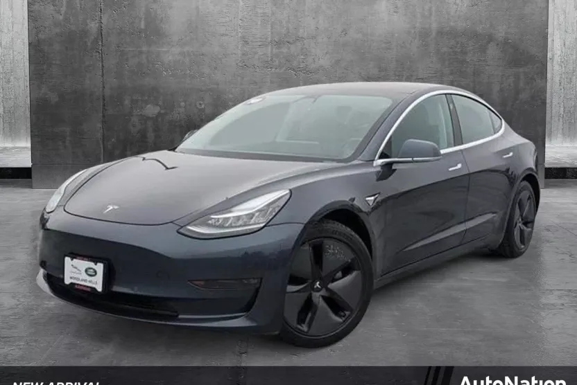 2018 Tesla Model 3 Long Range photo 1