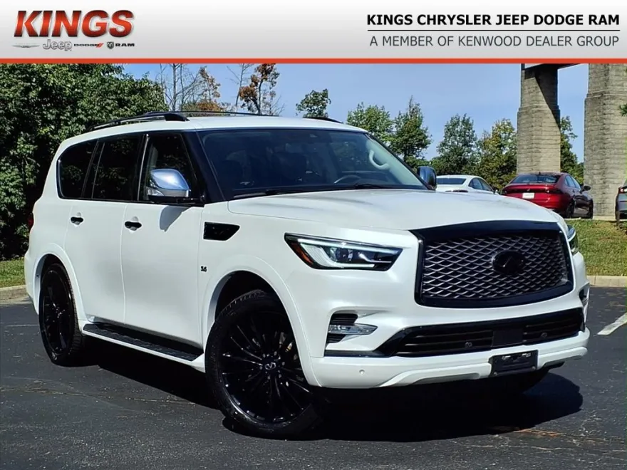 2019 Infiniti QX80 Luxe photo 1