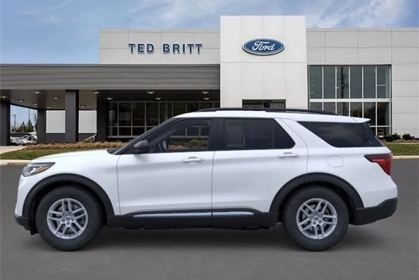 2025 Ford Explorer photo 1