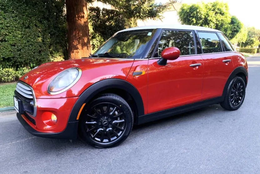 2015 Mini Cooper 4 Door Hardtop photo 1