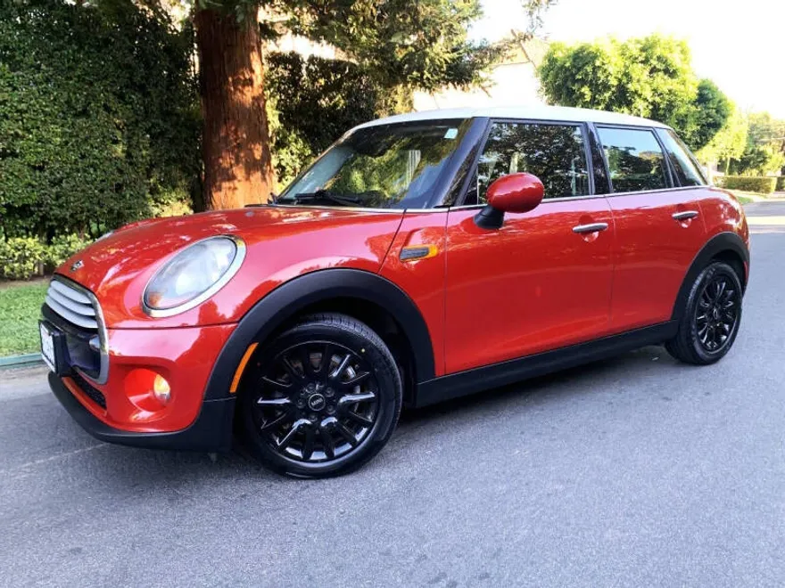2015 Mini Cooper 4 Door Hardtop photo 1