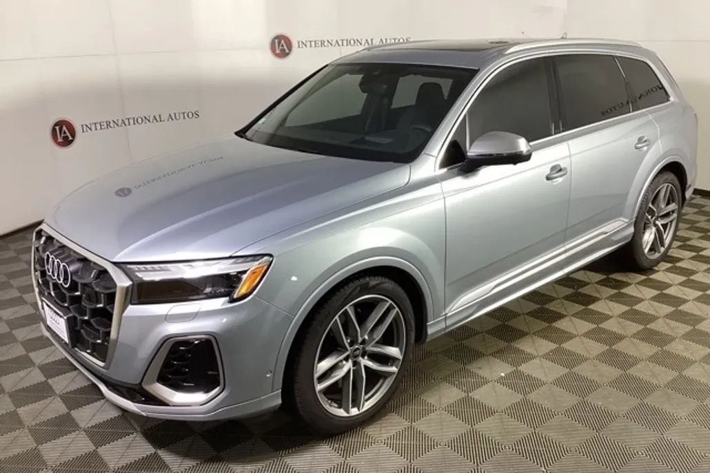2025 Audi SQ7 Prestige photo 1