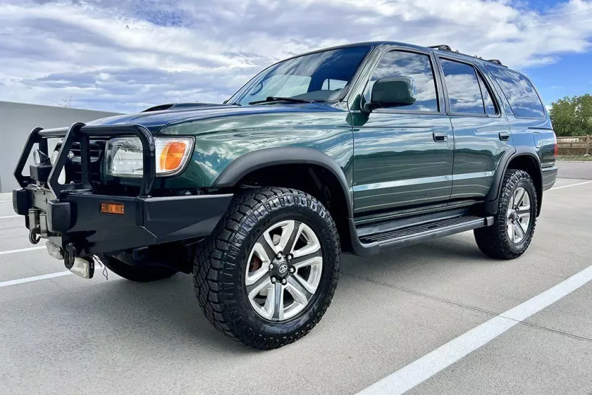 1999 Toyota 4Runner Sport SR5 V6 photo 1