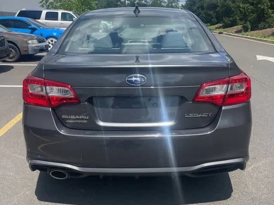 2019 Subaru Legacy 2.5i Premium photo 1