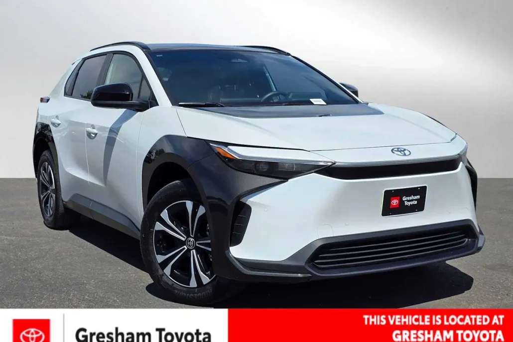 2023 Toyota bZ4X XLE photo 1