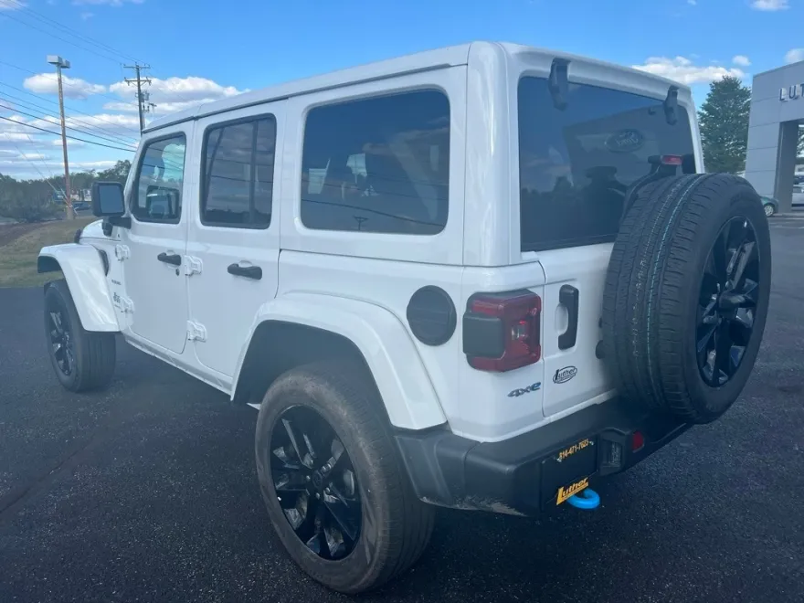 2024 Jeep Wrangler Sahara 4xe photo 1