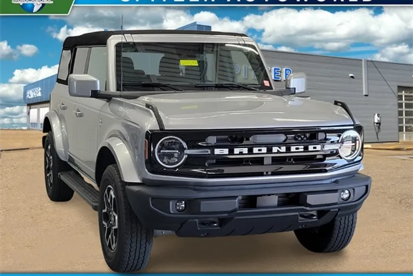 2023 Ford Bronco Outer Banks photo 1