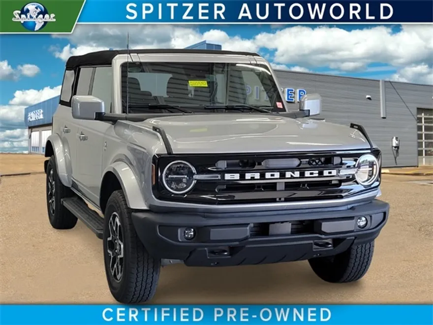 2023 Ford Bronco Outer Banks photo 1