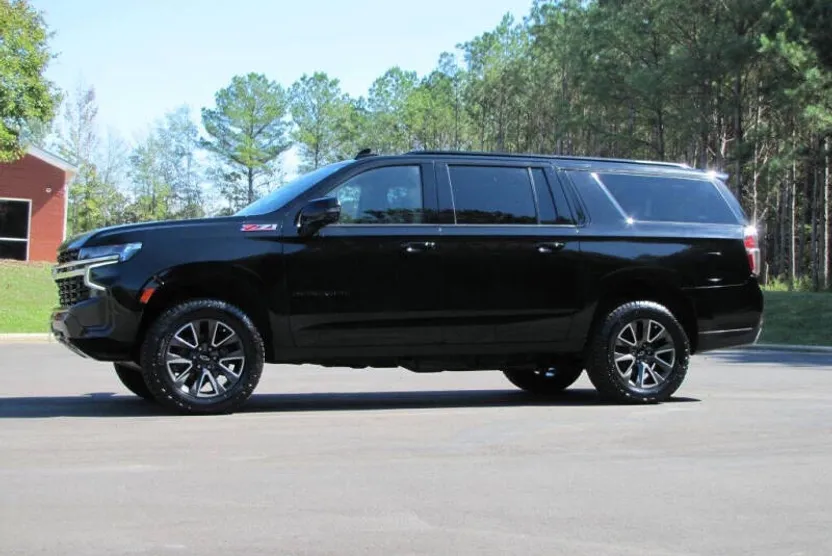 2021 Chevrolet Suburban Z71 photo 1