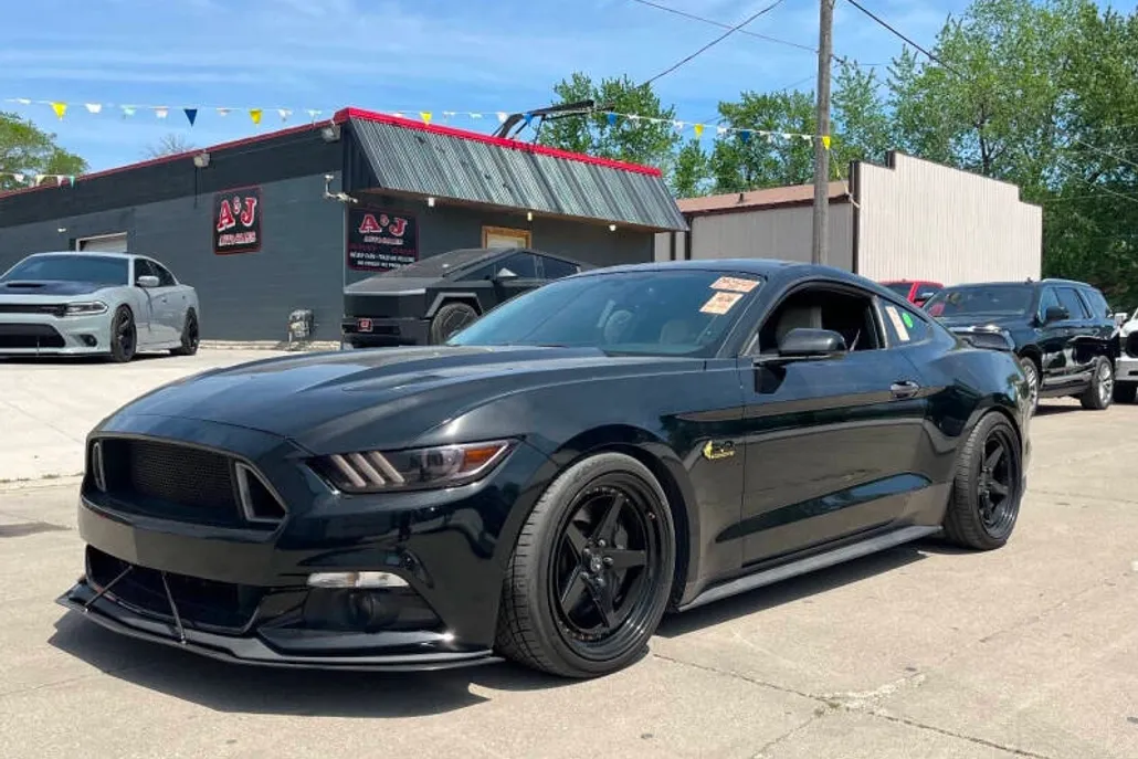 2015 Ford Mustang GT Premium photo 1