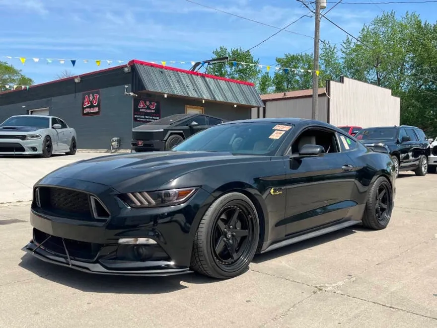 2015 Ford Mustang GT Premium photo 1