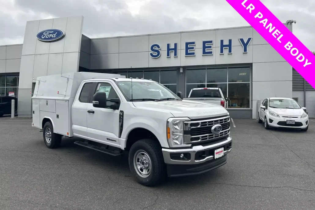 2023 Ford F-350 photo 1