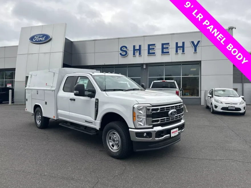 2023 Ford F-350 photo 1