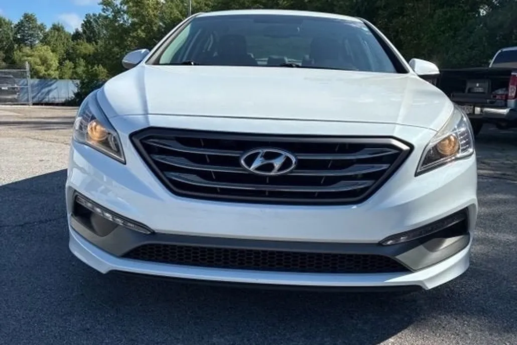 2015 Hyundai Sonata Sport photo 1