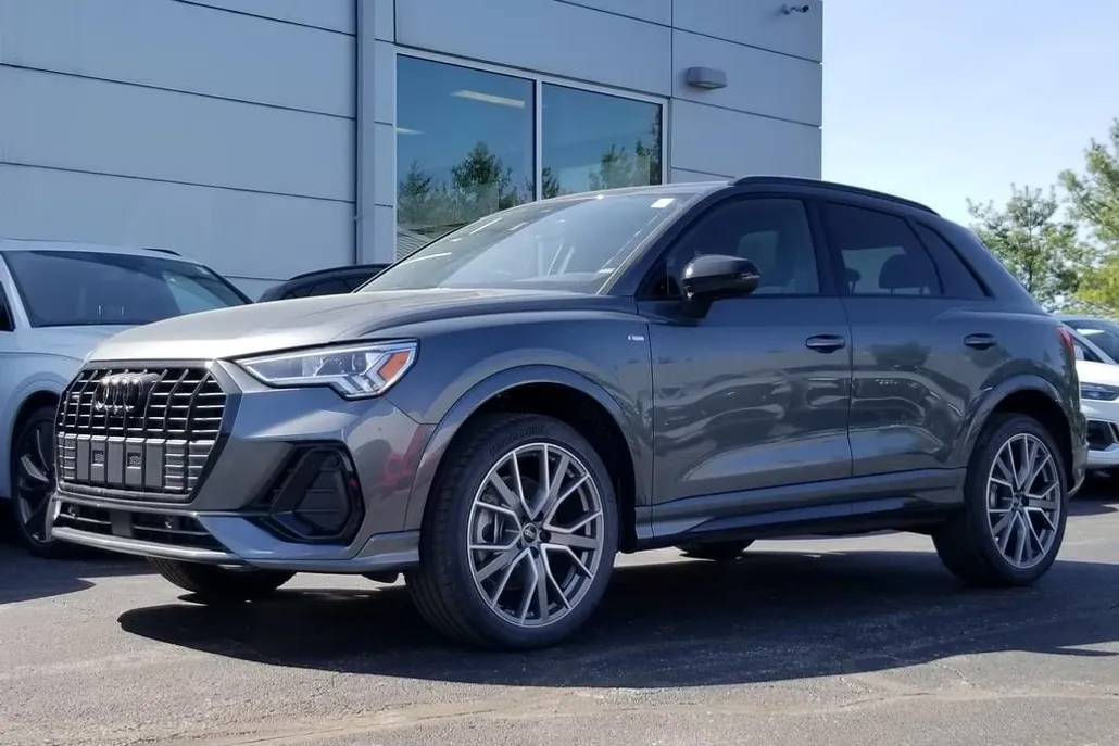 2025 Audi Q3 S line Premium Plus photo 1