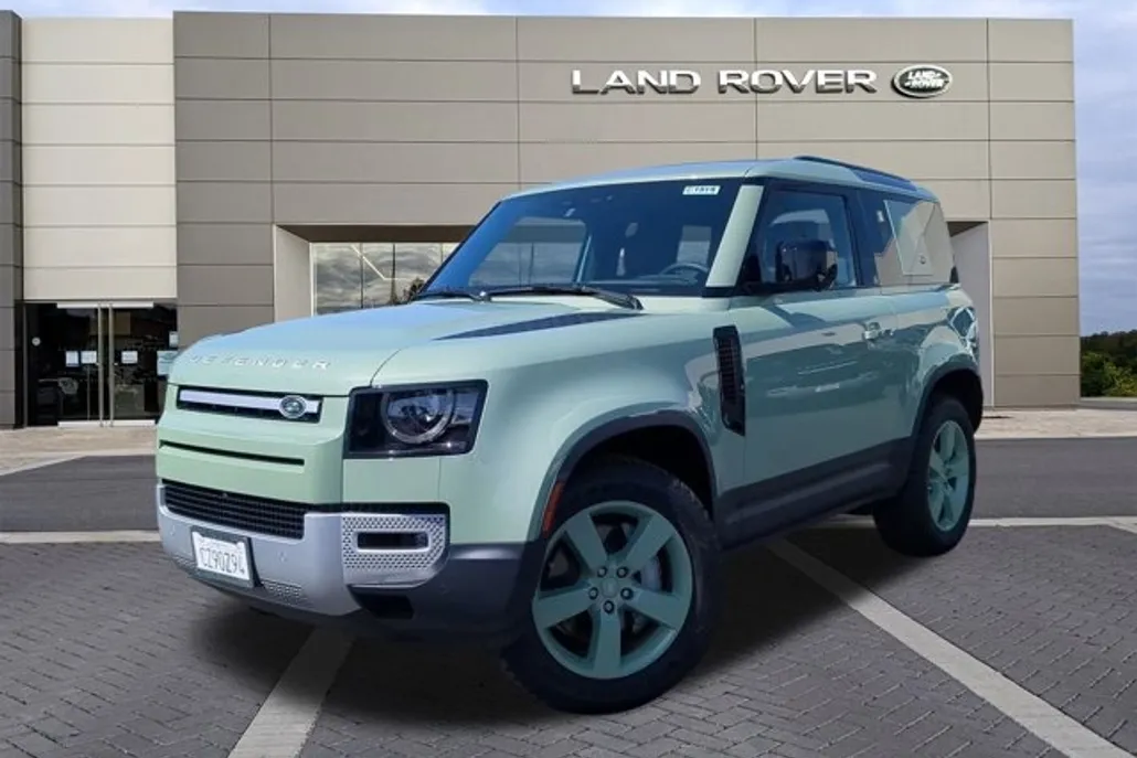 2023 Land Rover Defender photo 1