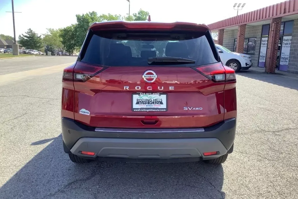 2021 Nissan Rogue SV photo 1