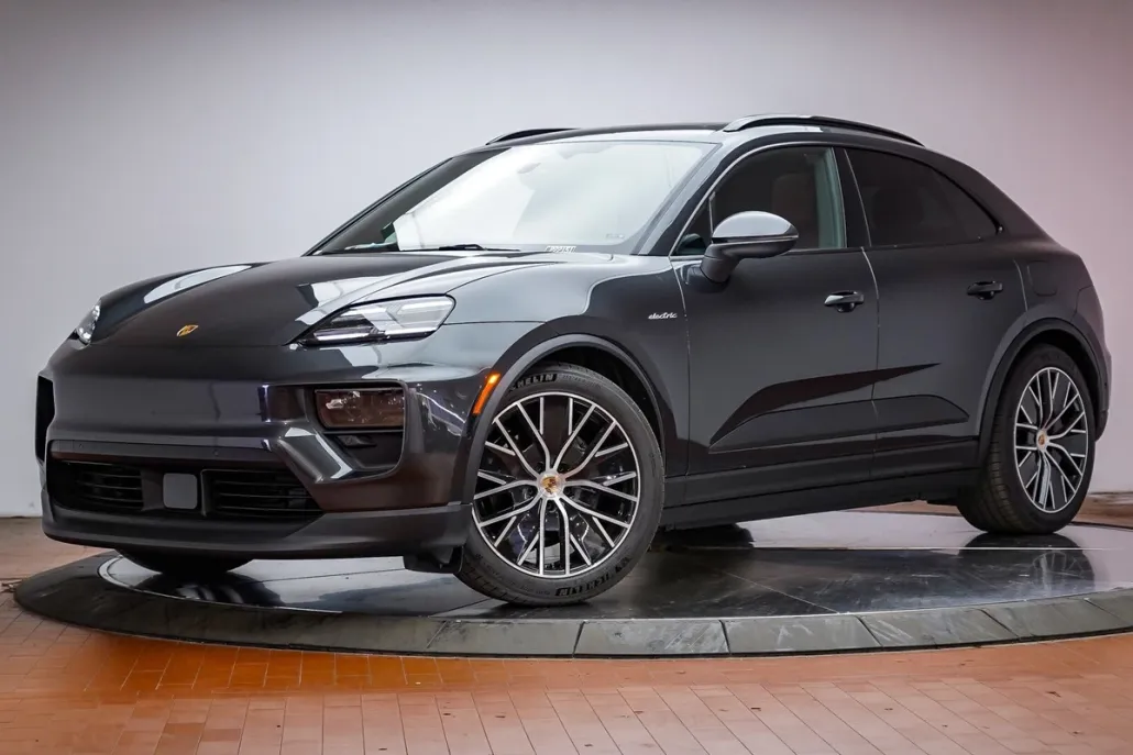 2024 Porsche Macan 4 Electric photo 1