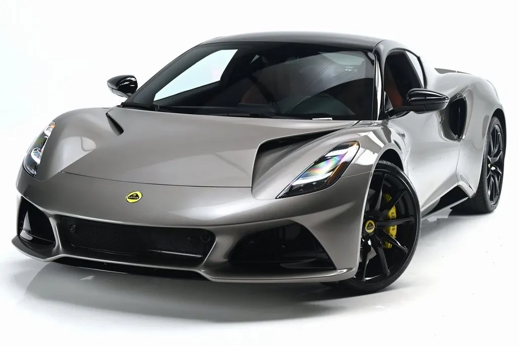 2025 Lotus Emira Base photo 1