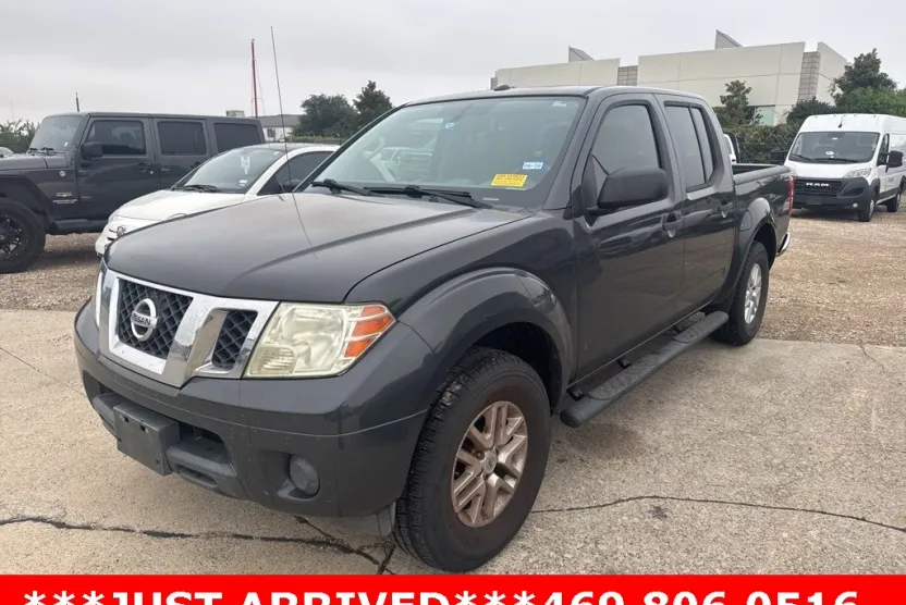2015 Nissan Frontier SV photo 1