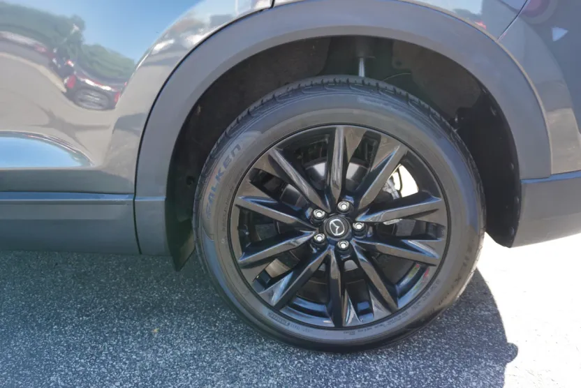 2023 Mazda CX-9 Touring photo 1