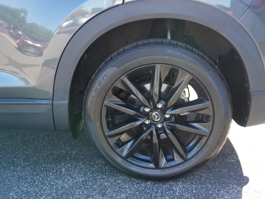 2023 Mazda CX-9 Touring photo 1