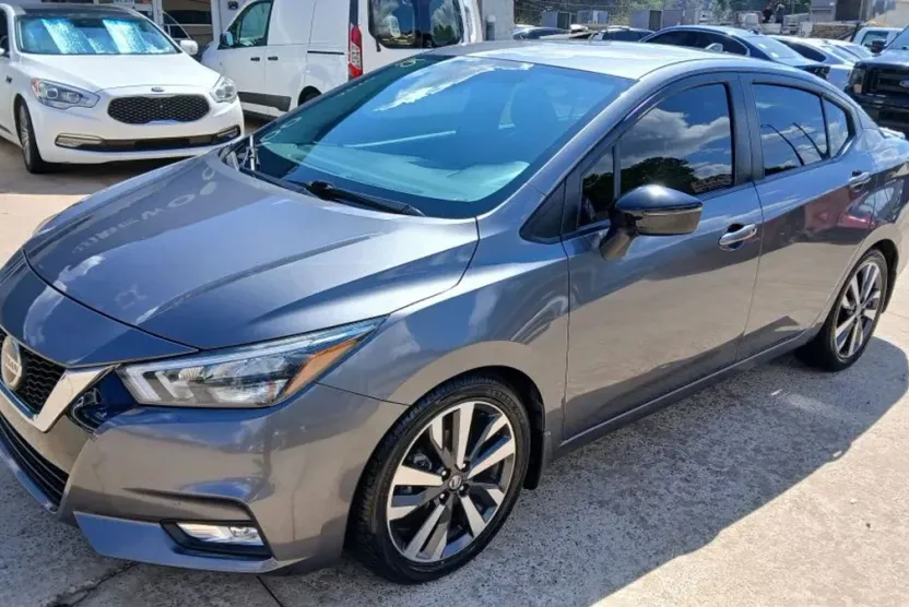 2020 Nissan Versa SR Sedan photo 1