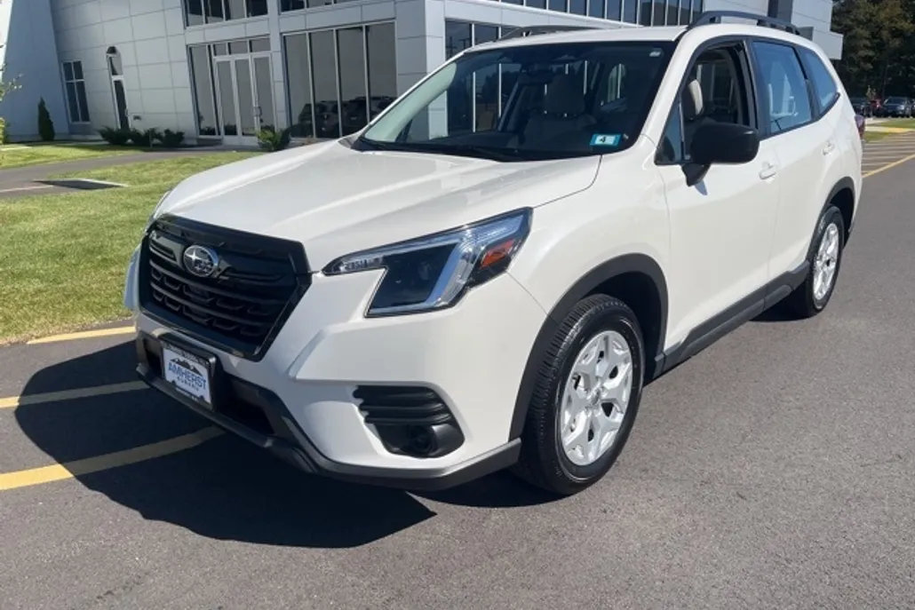 2024 Subaru Forester Base photo 1