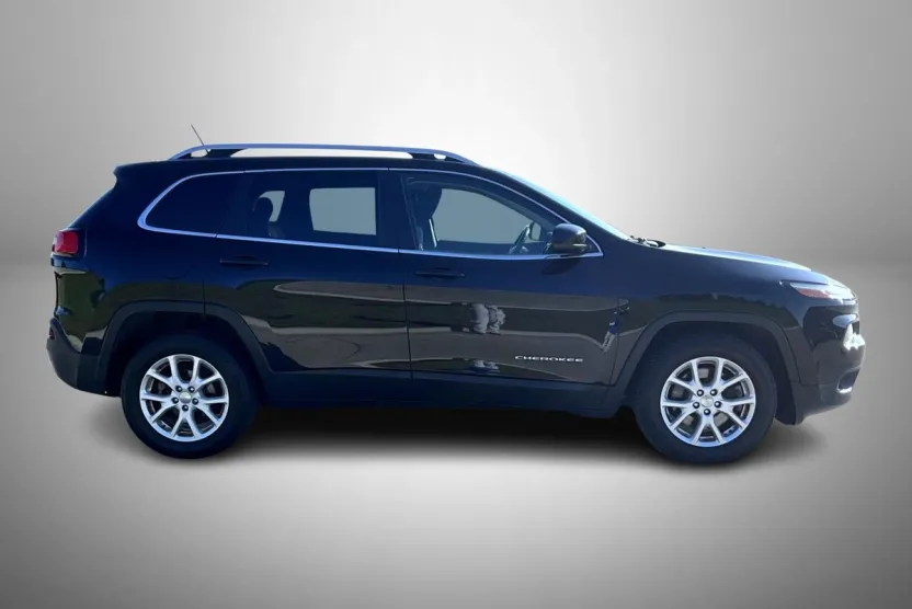 2017 Jeep Cherokee Latitude photo 1