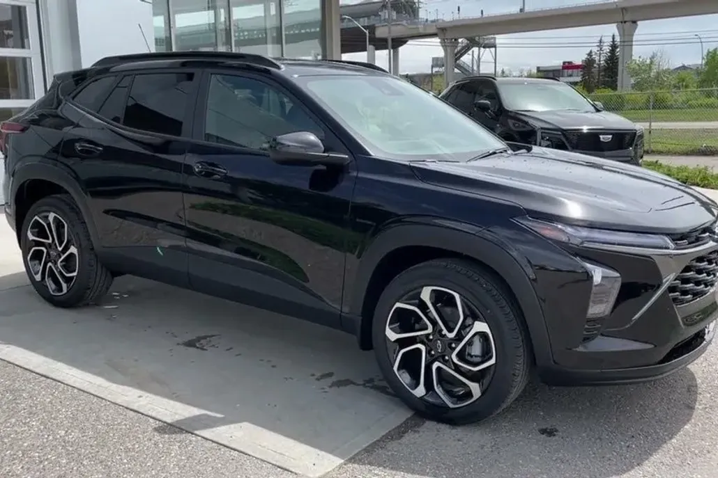 2025 Chevrolet Trax photo 1