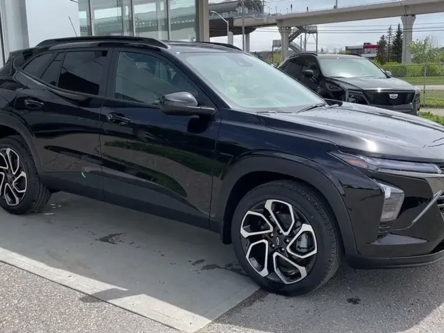 2025 Chevrolet Trax photo 1
