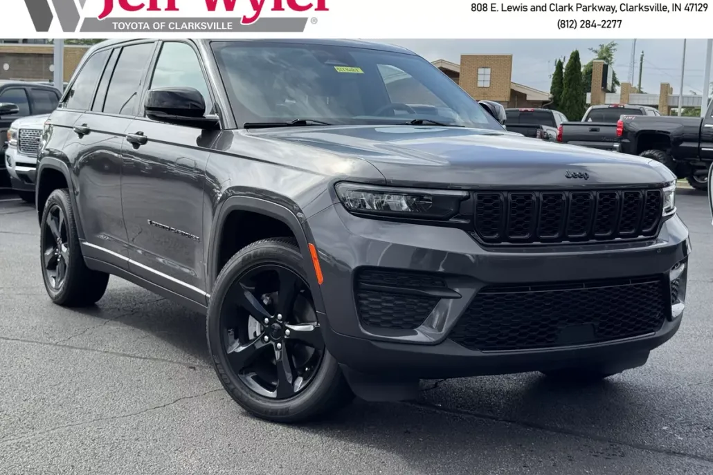 2023 Jeep Grand Cherokee Laredo photo 1