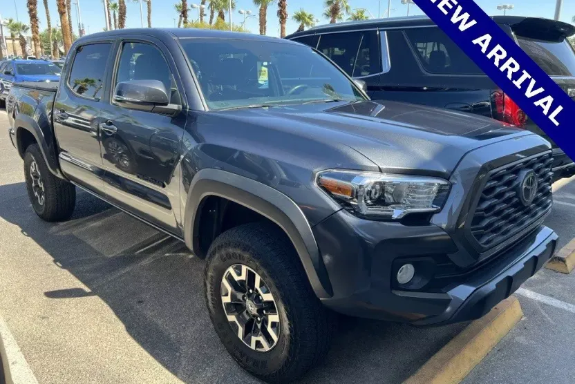 2022 Toyota Tacoma V6 photo 1