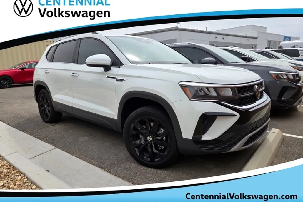 2023 Volkswagen Taos SE photo 1