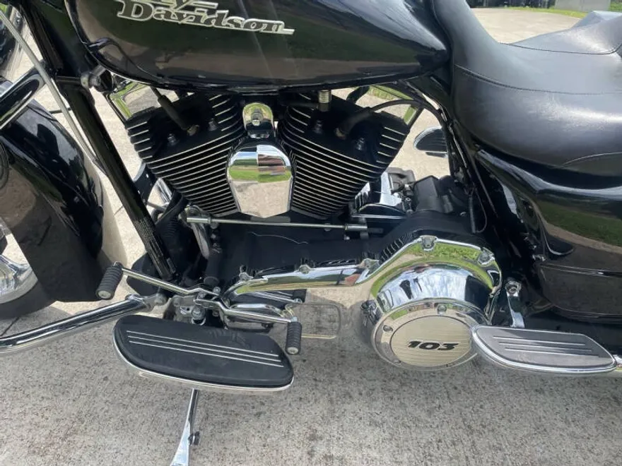 2013 Harley Davidson Street Glide FLHX103 photo 1