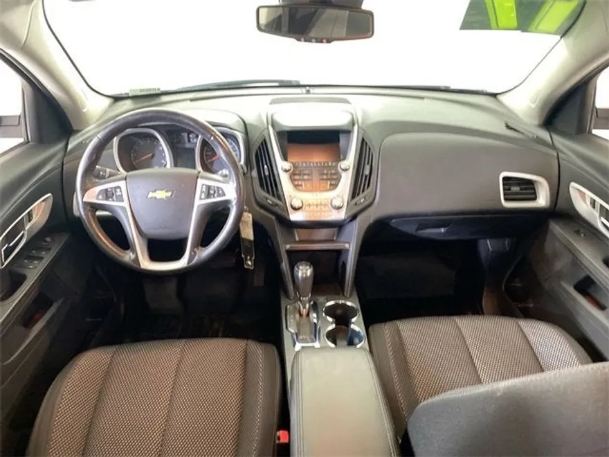 2017 Chevrolet Equinox LT photo 1