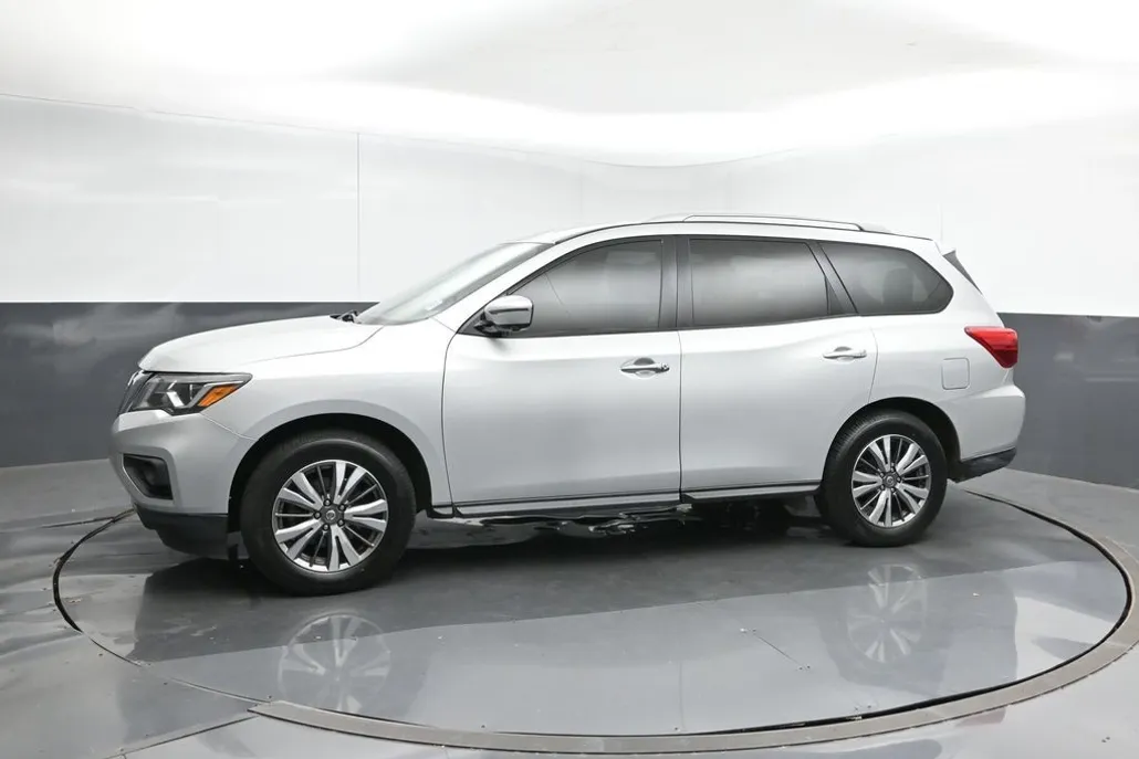 2020 Nissan Pathfinder SL photo 1