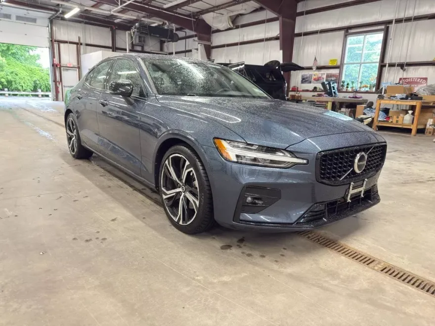 2024 Volvo S60 B5 Core photo 1