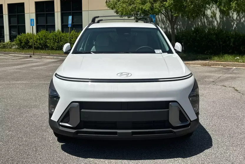 2025 Hyundai Kona SEL photo 1