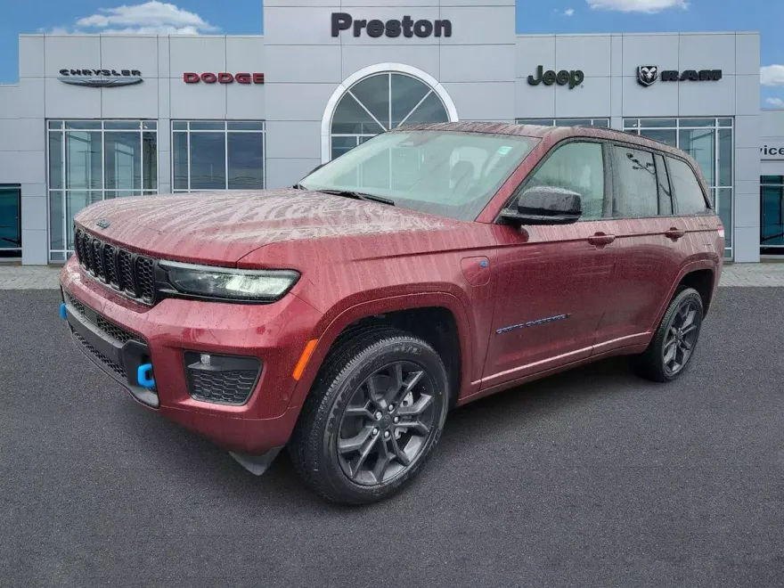 2024 Jeep Cherokee 80th Anniversary Edition photo 1