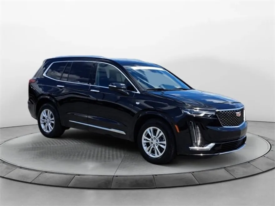 2024 Cadillac XT6 Luxury photo 1