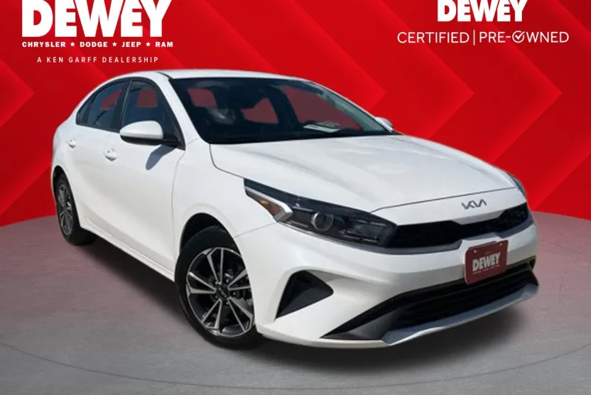 2024 Kia Forte LXS photo 1