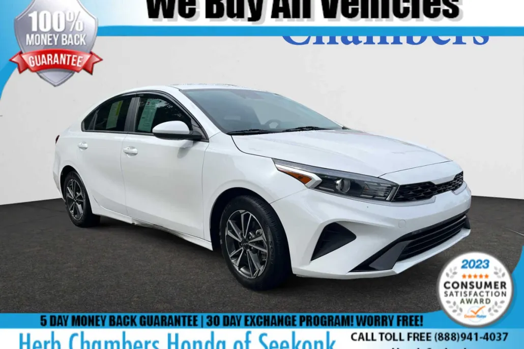2022 Kia Forte LXS photo 1