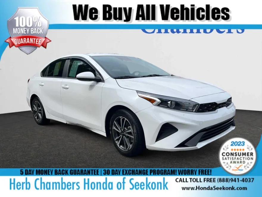 2022 Kia Forte LXS photo 1