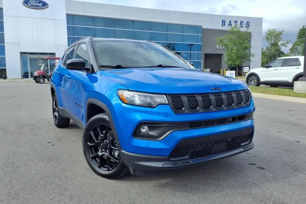 2024 Jeep Compass Latitude photo 1