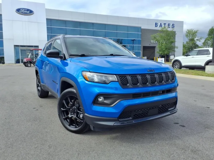 2024 Jeep Compass Latitude photo 1