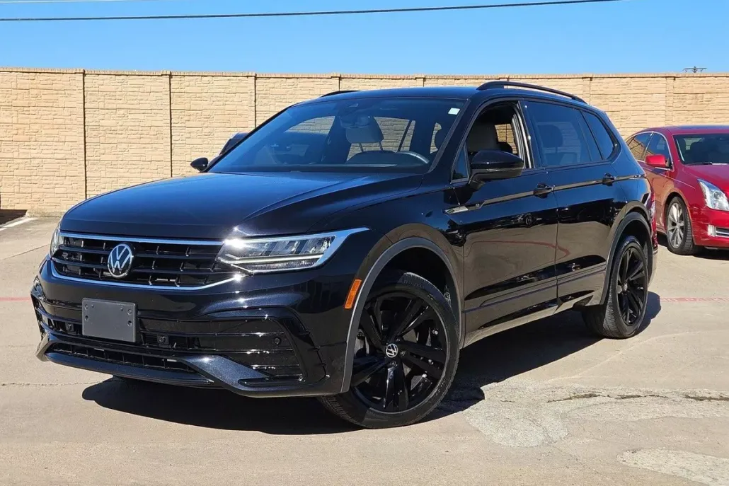 2023 Volkswagen Tiguan SE R-Line Black photo 1