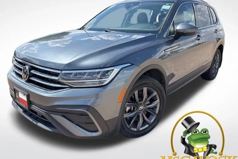 2023 Volkswagen Tiguan SE photo 1