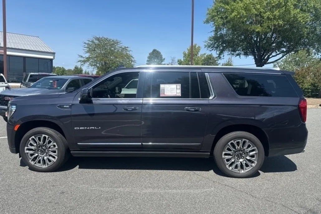 2023 Gmc Yukon XL 1500 Denali Ultimate photo 1
